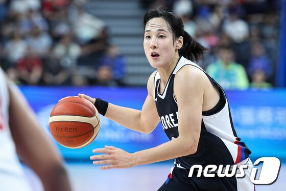 여자농구 대표팀의 김단비. /뉴스1 © News1 유승관 기자