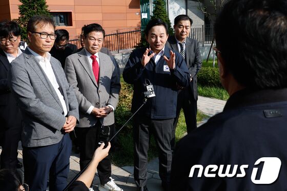 원희룡 장관 '잘 살펴보겠습니다'