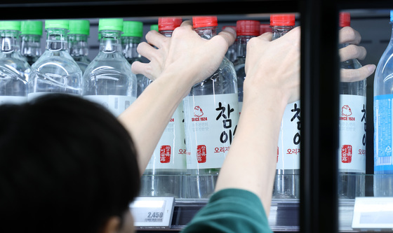 "빨뚜는 노동주·취침주죠"…줄어드는 주류 소비, 흑백요리사 변곡점 될까