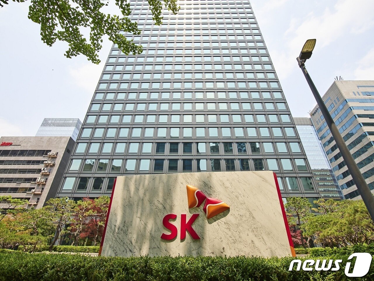 본문 이미지 - 서울 종로구 SK 서린사옥.(SK 제공)