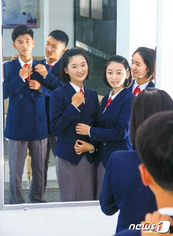 북한, 올바른 옷차림 등 예절 강조…
