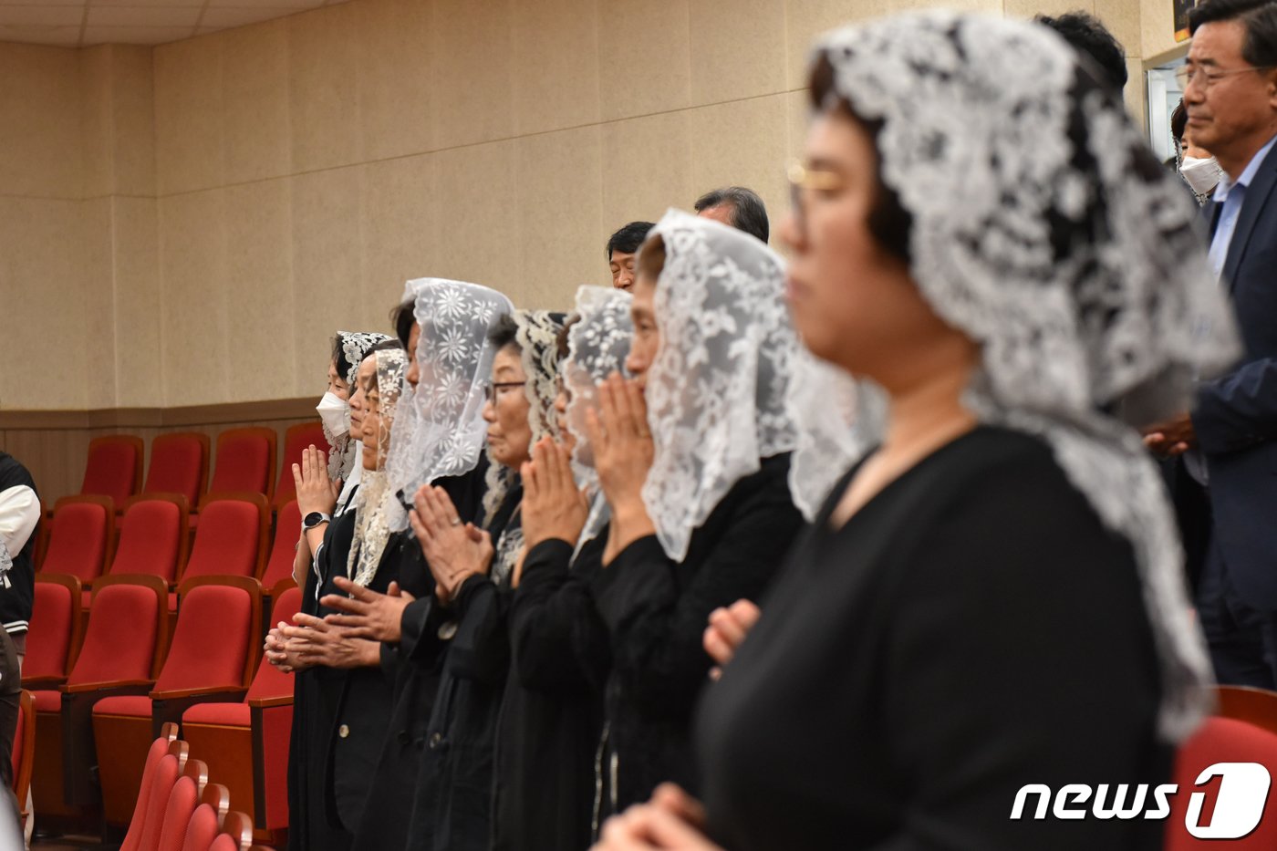 본문 이미지 - 5일 오후 전남 고흥군 도양읍 마리안느와 마가렛 나눔연수원에서 '소록도 천사' 고 마가렛 피사렉 간호사 추모 미사가 열리고 있다.2023.10.5/뉴스1 ⓒ News1 김동수 기자