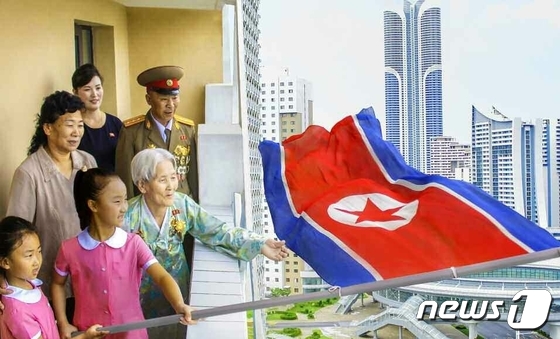 노동신문, '인공기' 의미 부각… 주민들에 애국 당부