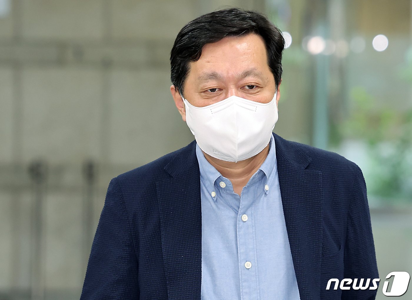 정진상 전 더불어민주당 정무조정실장이 6일 오전 서울 서초동 서울중앙지방법원에서 열린 대장동·위례 개발사업 특혜와 성남FC 불법 후원 의혹 관련 특정범죄 가중처벌법상 배임·이해충돌방지법 위반 등 혐의 1차 공판에 출석하고 있다. 2023.10.6/뉴스1 ⓒ News1 박정호 기자