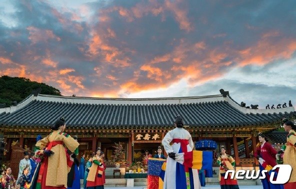 본문 이미지 - 60주년을 맞이한 수원 화성 축제 ‘수원화성문화제’(경기관광공사 제공)/