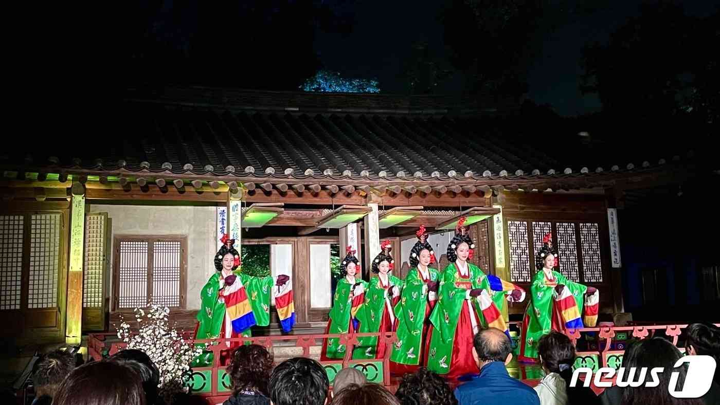  창덕궁 연경당에서 펼쳐지는 전통예술공연. © 뉴스1 김일창 기자