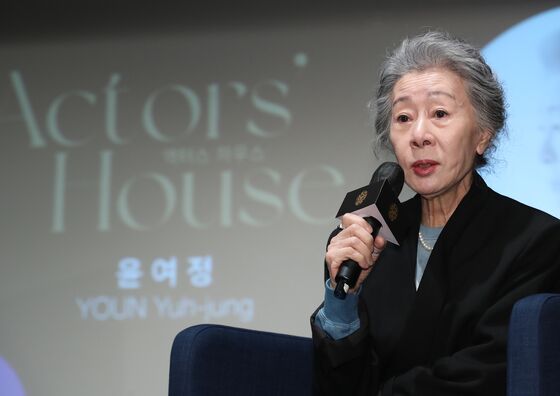 "윤여정 '아들 커밍아웃' 고백에 경의 표한다"…'유퀴즈' 예일대 교수의 응원