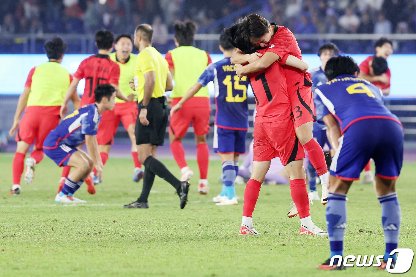 본문 이미지 - 항저우 아시안게임에서 금메달을 땄던 남자축구대표팀 2023.10.7 ⓒ 뉴스1 민경석 기자