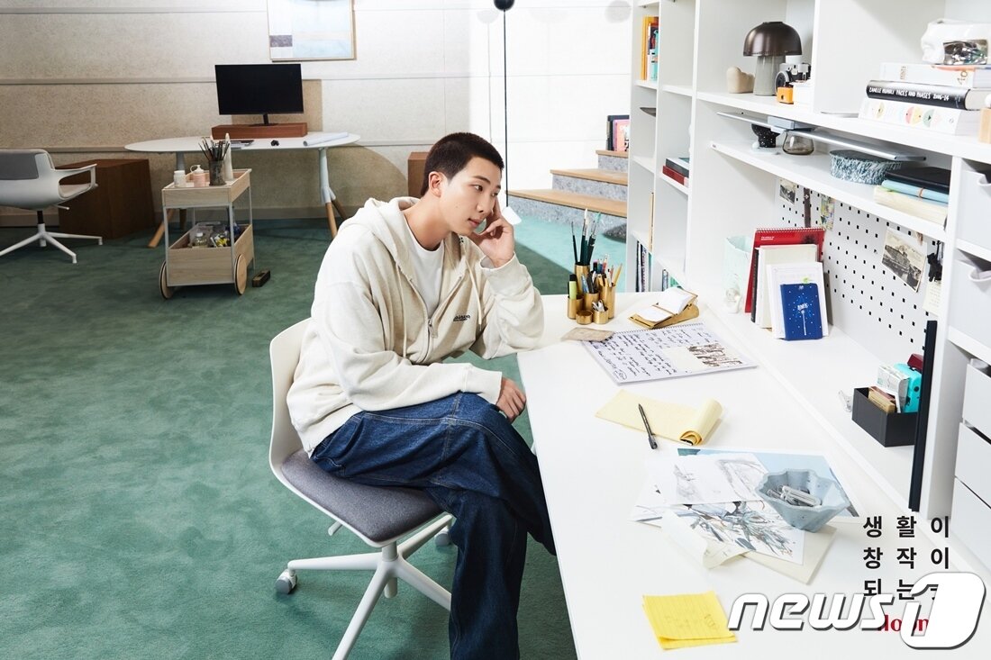 본문 이미지 -  일룸 방탄소년단 RM 캠페인 화보 이미지(일룸 제공)  