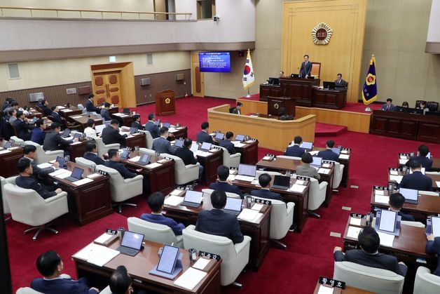 배우자 수의계약 논란 안치영 충북도의원 '경고' 징계