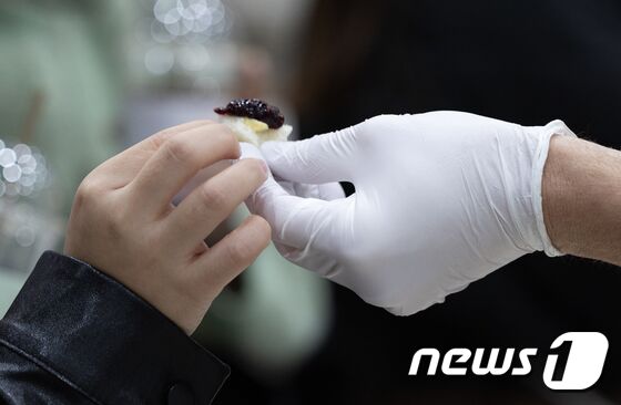 '한번 먹어볼까?'