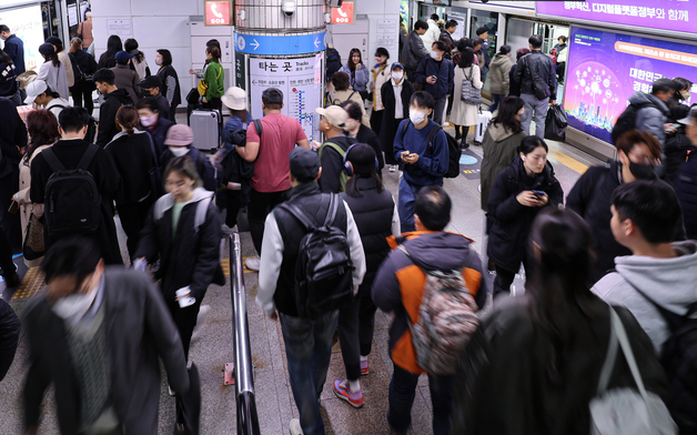 출퇴근 시간 노인 무임승차 제한 검토…대광위, 혼잡 대책 총괄