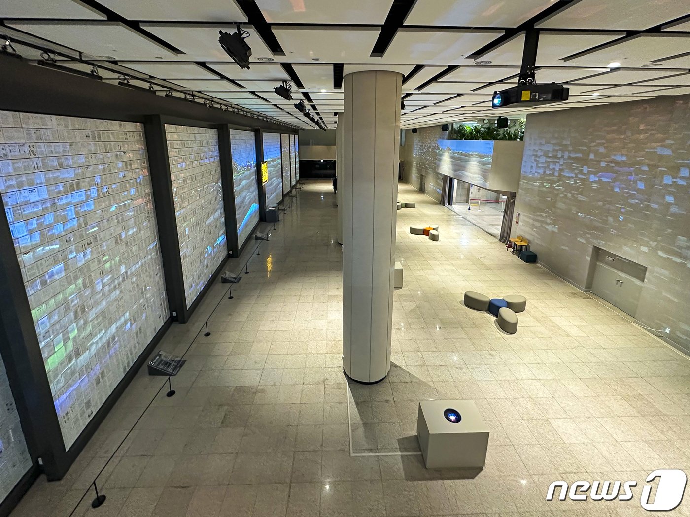 본문 이미지 - 국립중앙도서관 1층 열린마당 실감체험관(서울관광재단 제공)