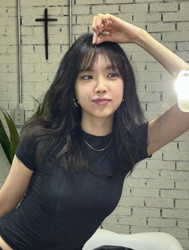 본문 이미지 - 손나은 SNS 캡처