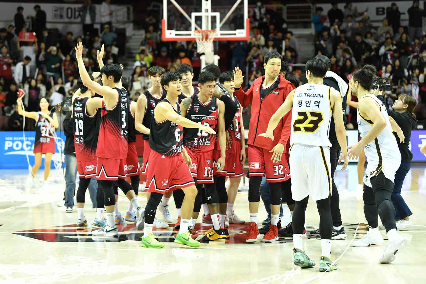 안양 정관장이 12일 창원 LG를 꺾고 4연승을 달렸다.(KBL 제공)