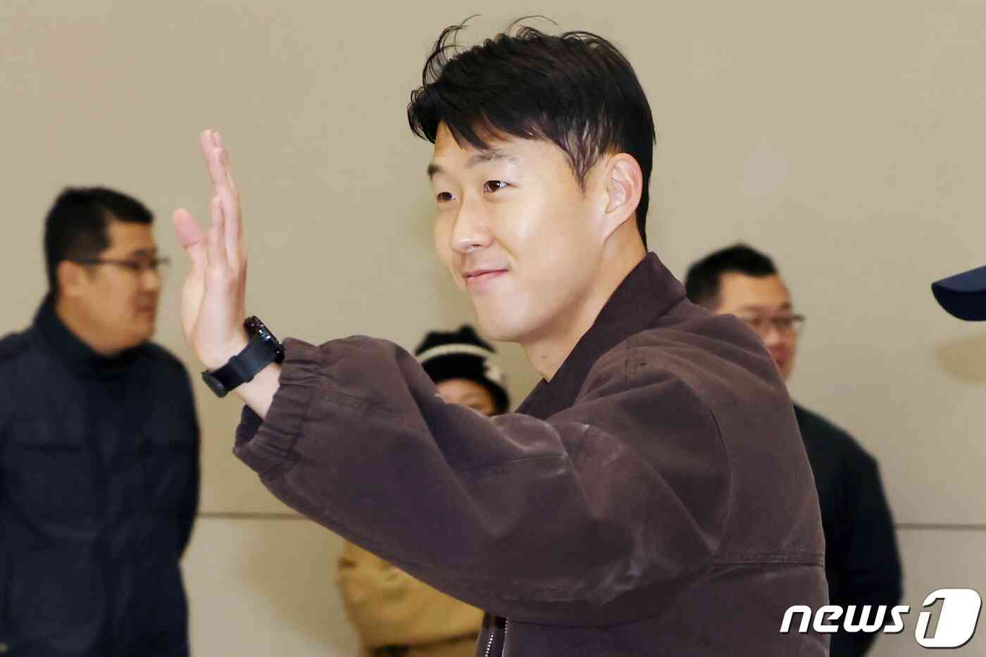 영국 프리미어리그 토트넘 홋스퍼에서 활약 중인 손흥민이 12일 오후 인천국제공항을 통해 입국하고 있다. 2023.11.12/뉴스1 © News1 민경석 기자