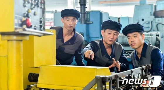 북한, 경제부문 일꾼들에게 