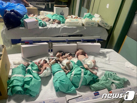 [포토] 가자지구 병원에 누워있는 팔레스타인 신생아들