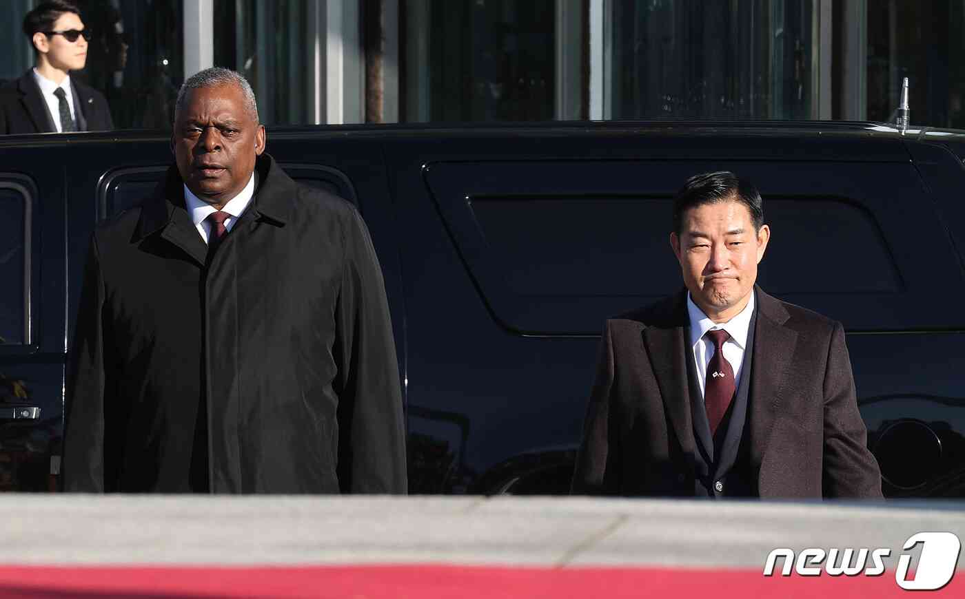 신원식 국방부 장관(오른쪽(과 로이드 오스틴 미국 국방장관. 2023.11.13/뉴스1 © News1 사진공동취재단
