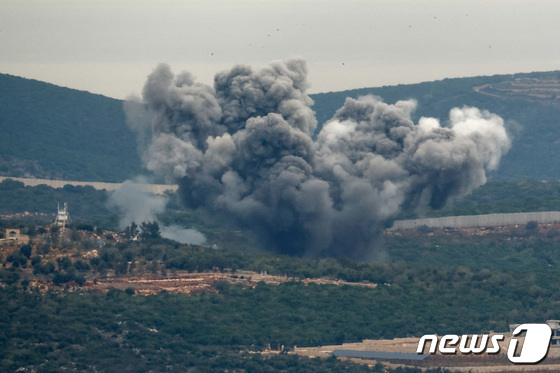 [포토] 레바논 국경서 피어오르는 연기