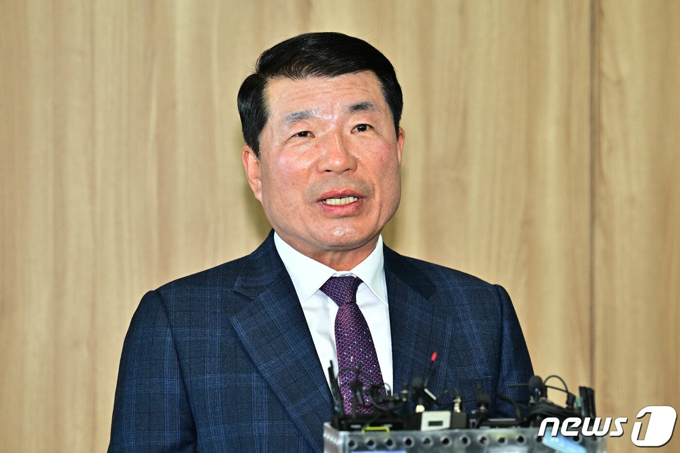 본문 이미지 - 백경현 구리시장이 13일 오전 서울시청에서 오세훈 서울시장과 구리시의 서울 편입 등을 논의한 뒤 취재진 질의에 답하고 있다. &#40;공동취재&#41; 2023.11.13/뉴스1 ⓒ News1 안은나 기자