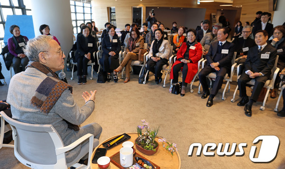 유인촌 장관 '무용계 현장간담회'