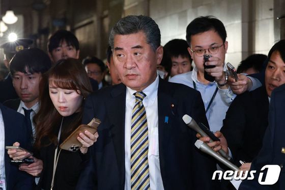 [포토] 일본 재무성 부대신, 사임