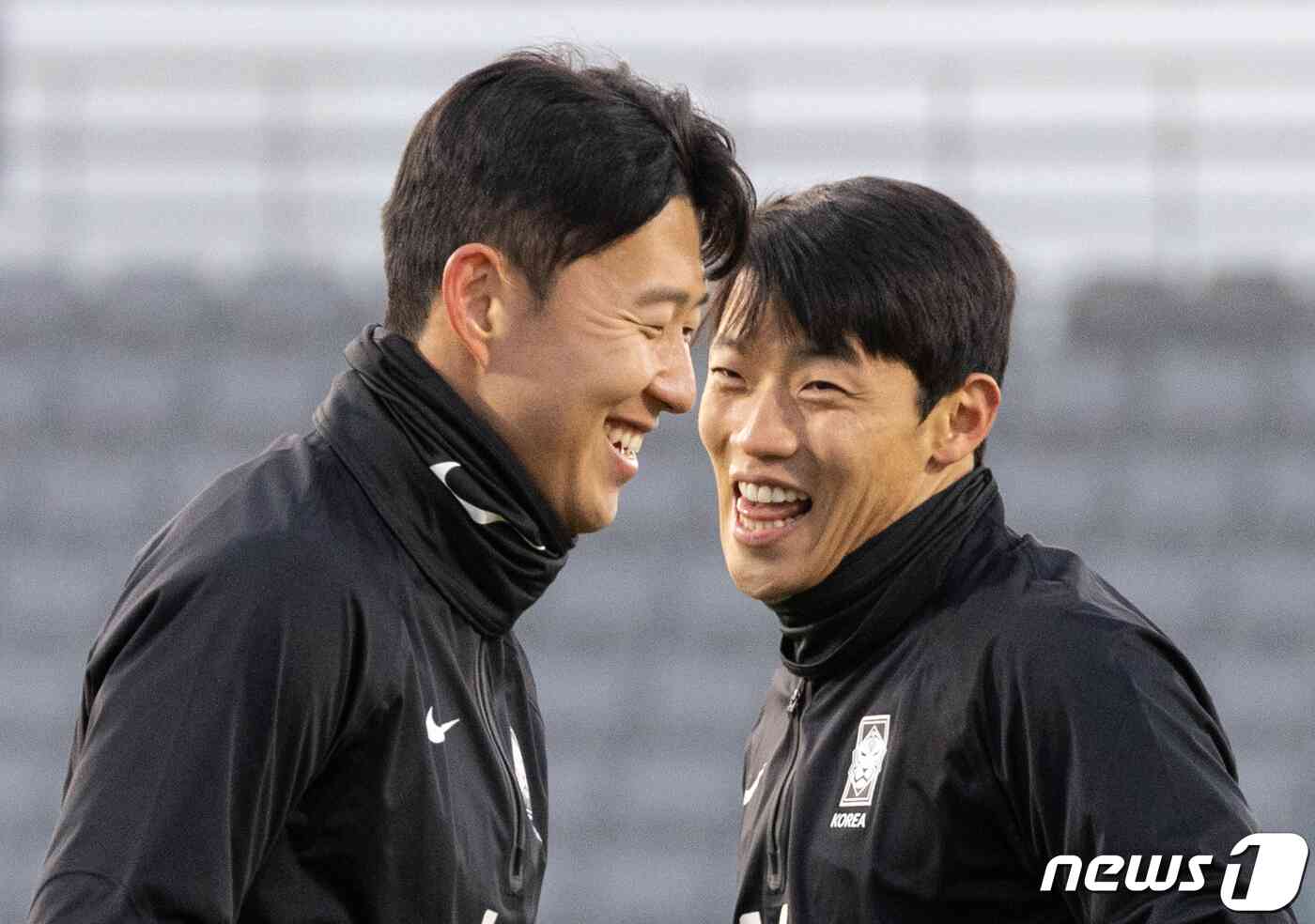 대한민국 축구대표팀의 손흥민(왼쪽)과 황희찬/뉴스1 © News1 이재명 기자