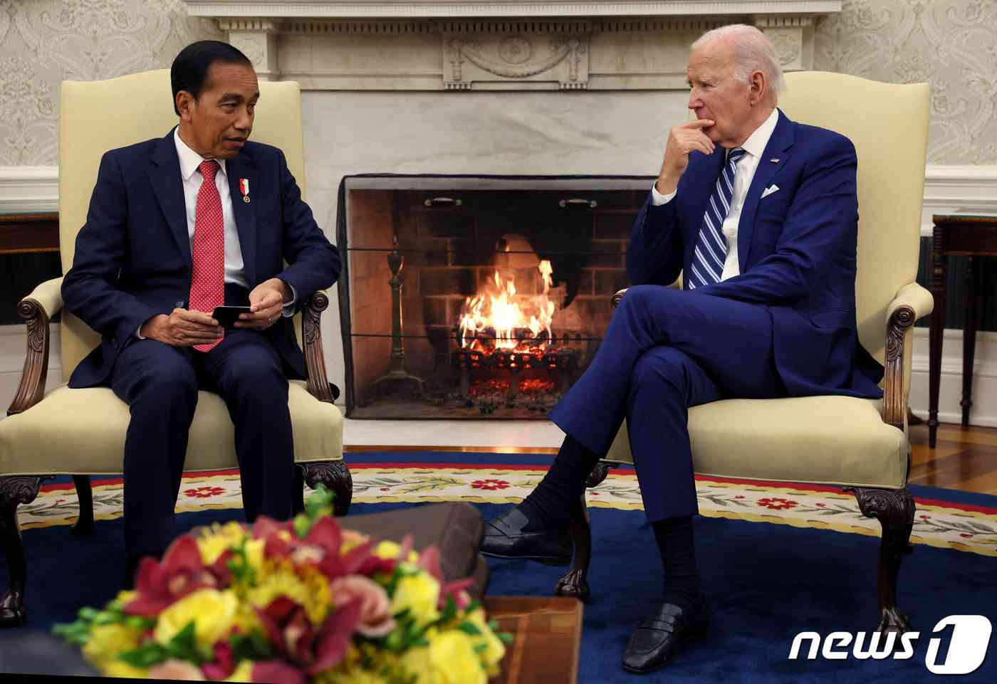 13일(현지시간) 조 바이든 미국 대통령이 백악관에서 조코 위도도 인도네시아 대통령과 함께 이스라엘-하마스 분쟁 관련 사안을 논의하고 있다. 2023.11.13/뉴스1 © 로이터=뉴스1 © News1 김민수 기자