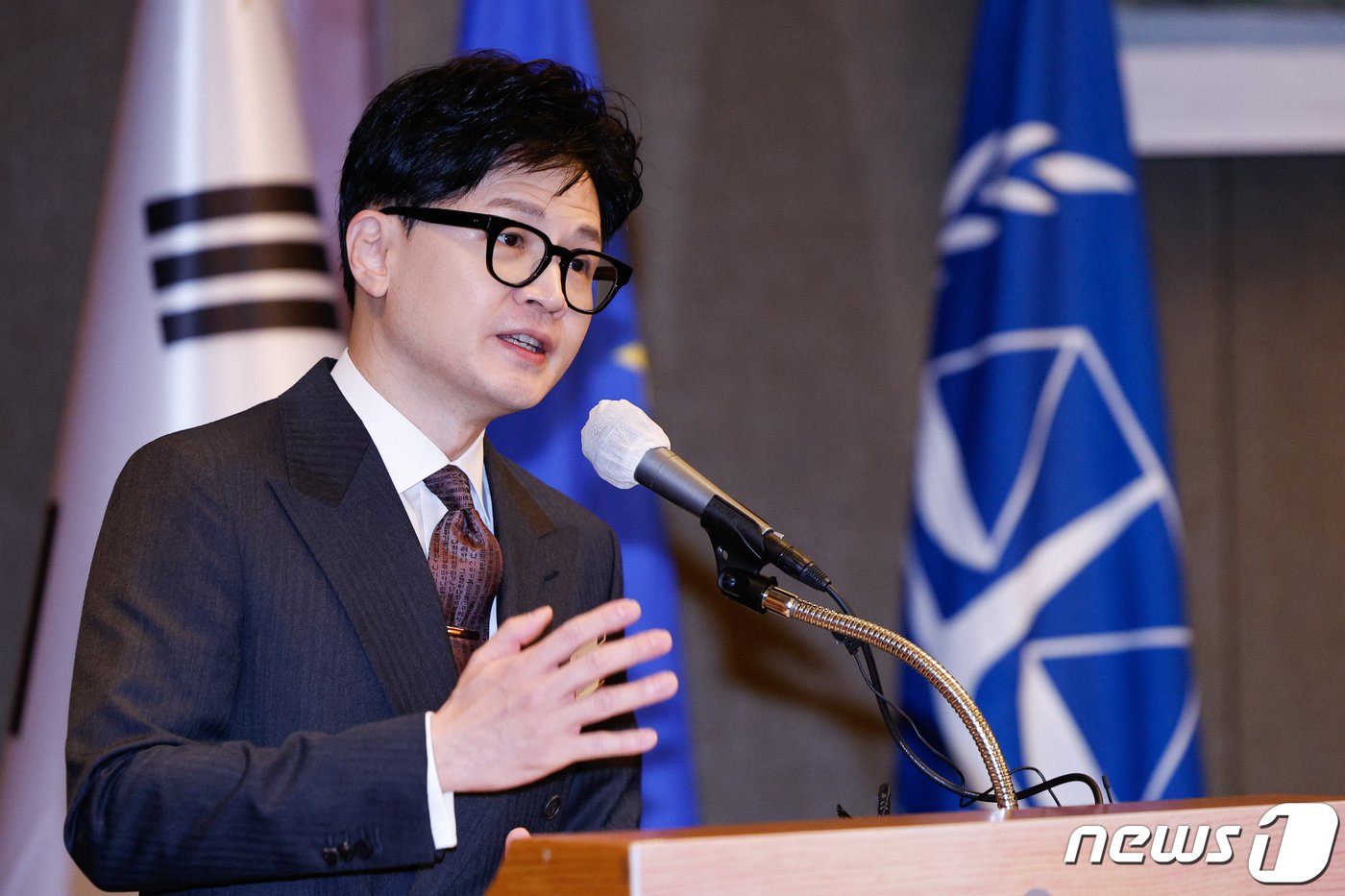 본문 이미지 - 한동훈 법무부 장관이 14일 오전 서울 중구 롯데호텔에서 열린 ICC 아시아·태평양 지역 고위급 세미나에 참석해 개회사를 하고 있다. 2023.11.14/뉴스1 ⓒ News1 안은나 기자