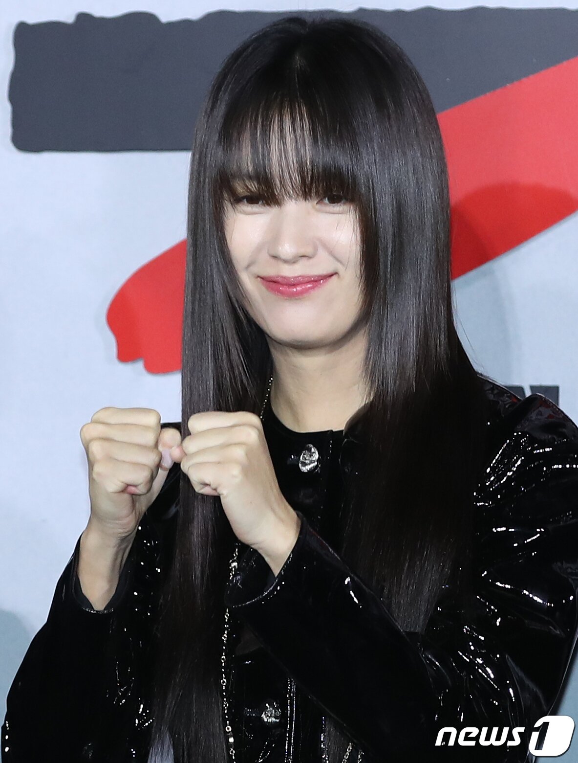 본문 이미지 - 배우 한효주가 14일 서울 용산구 CGV 용산아이파크몰에서 열린 넷플릭스 영화 '독전2‘(감독 백종열) 제작보고회에서 포즈를 취하고 있다. ⓒ News1 권현진 기자