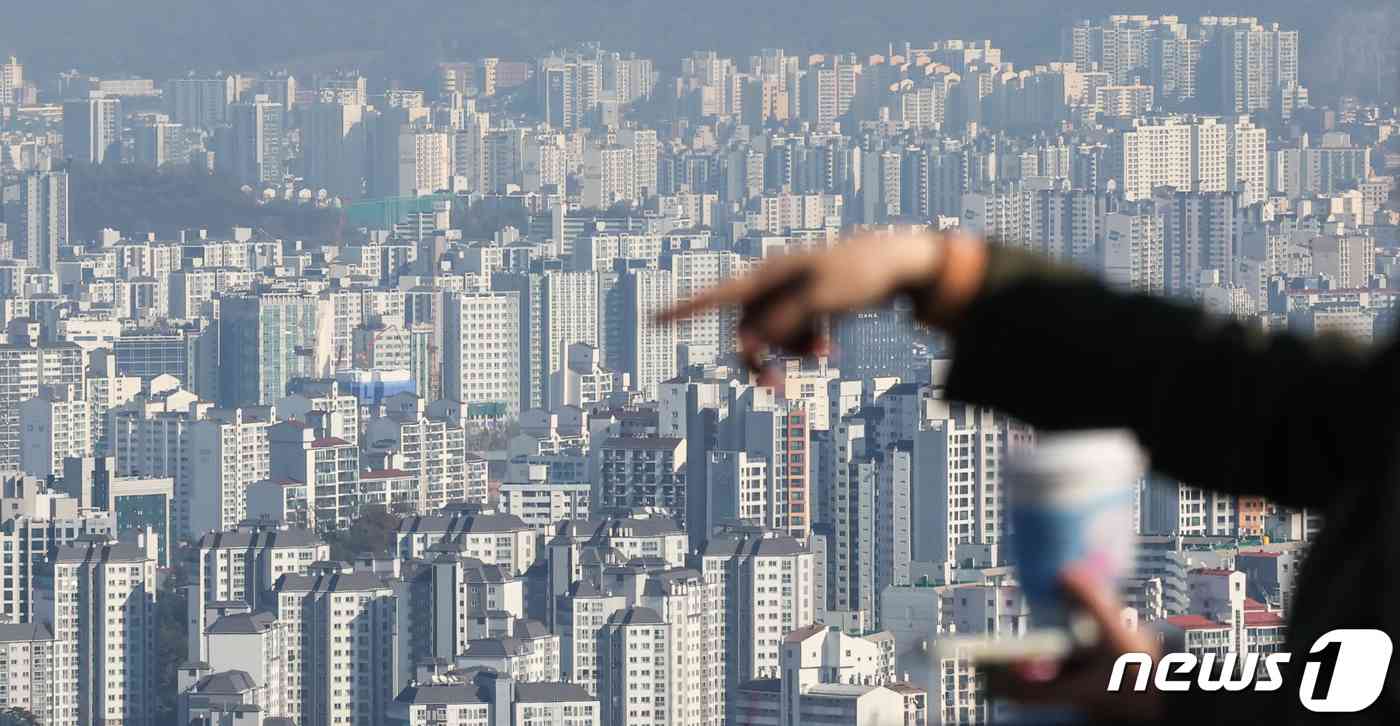 서울 남산에서 바라본 아파트 단지 모습. 2023.11.14/뉴스1 © News1 허경 기자