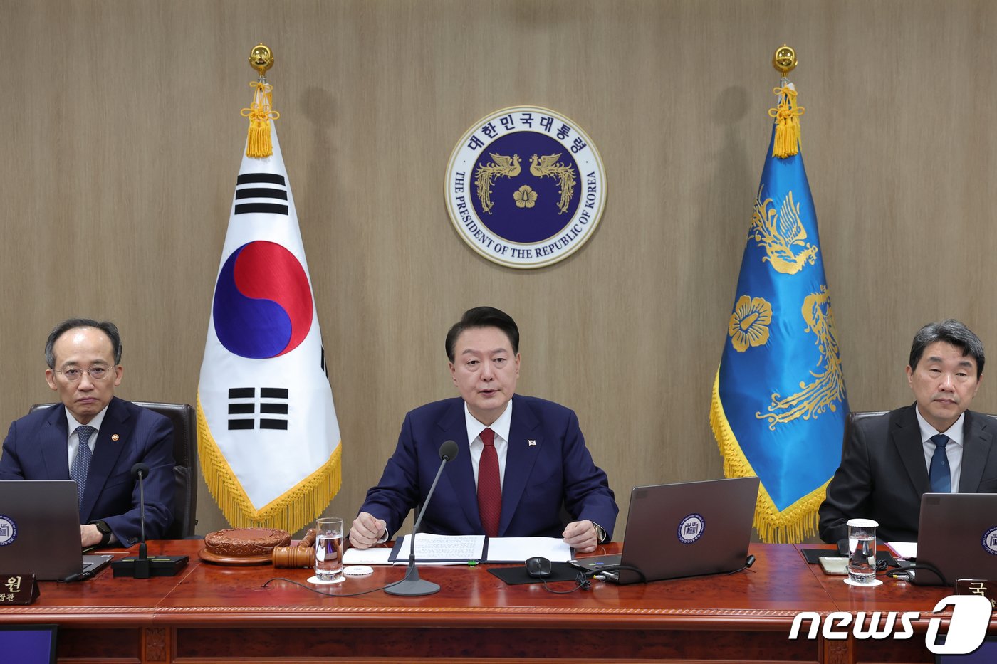 본문 이미지 - 윤석열 대통령이 14일 용산 대통령실 청사에서 열린 제47회 국무회의를 주재하며 모두발언을 하고 있다. (대통령실 제공) 2023.11.14/뉴스1 ⓒ News1 오대일 기자