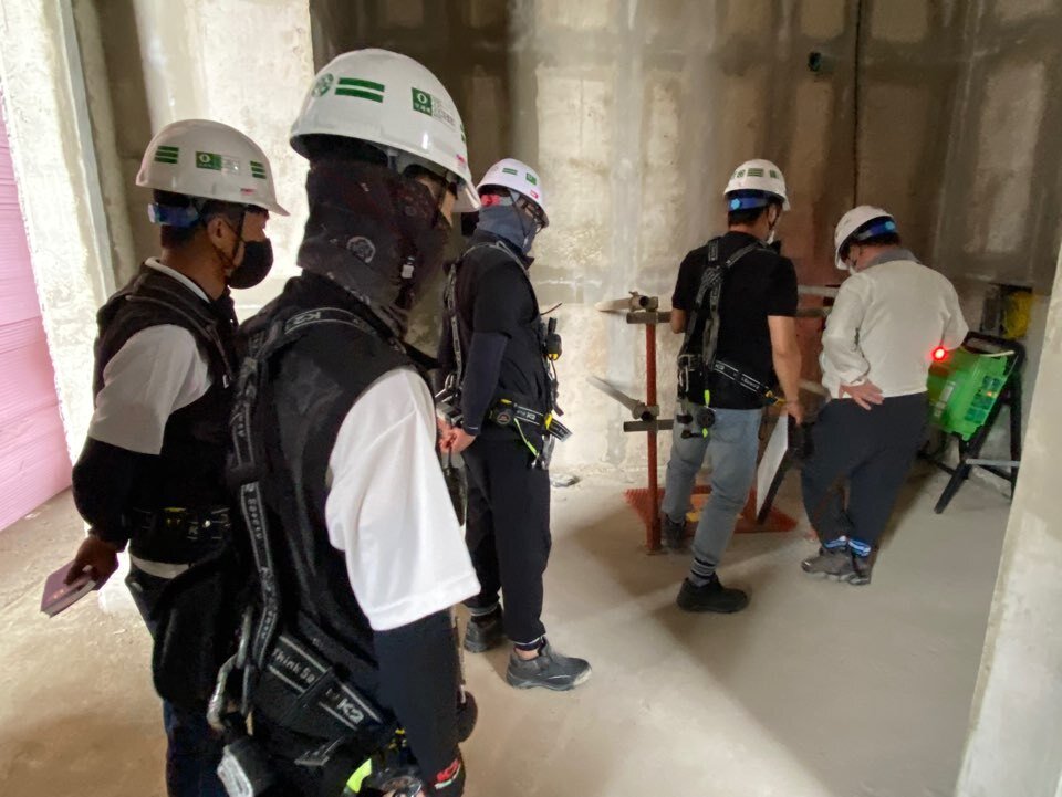 본문 이미지 - 중흥그룹 관계자들이 현장 안전점검을 진행하고 있다.(중흥그룹 제공)