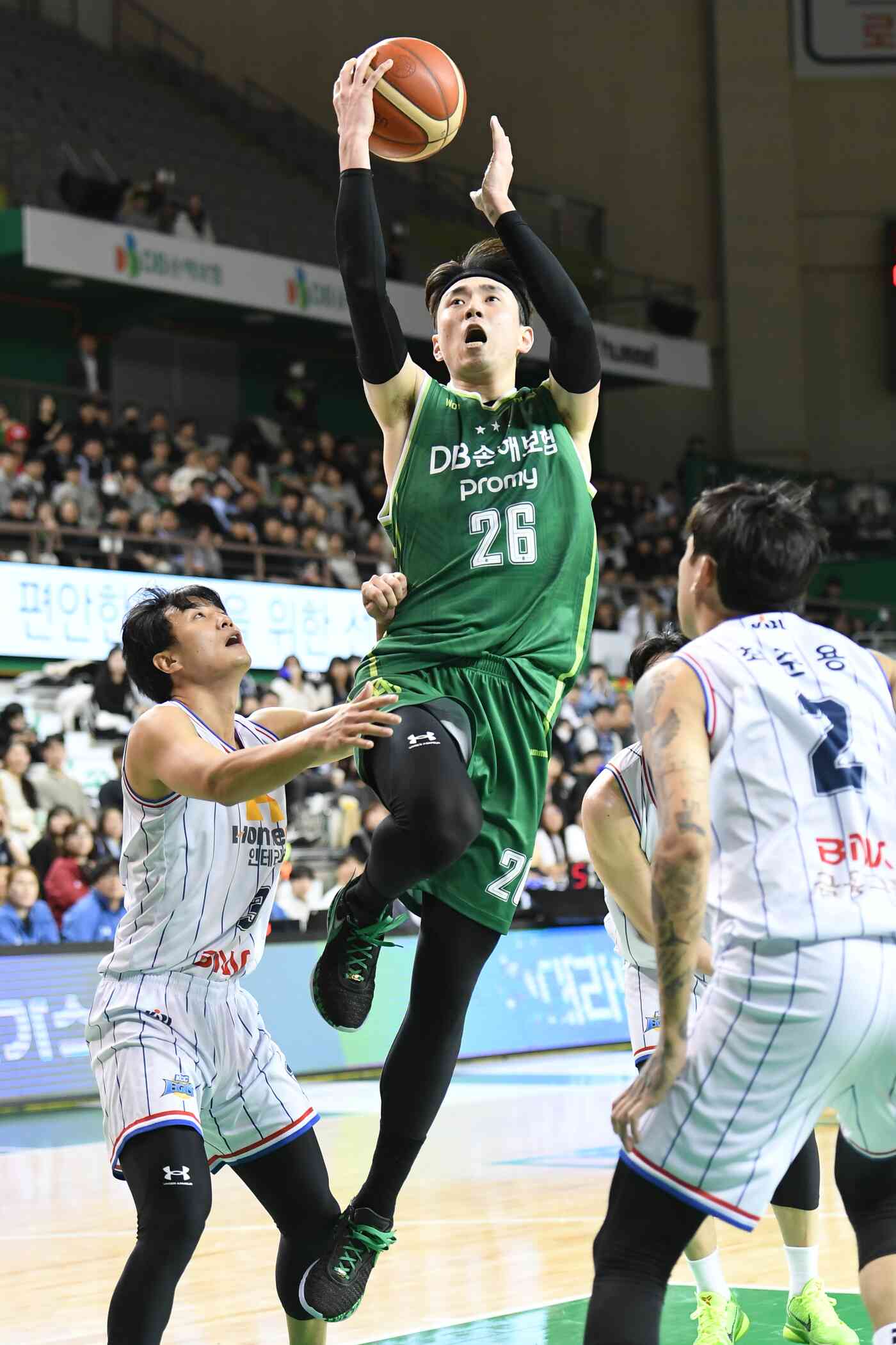 슛하는 원주 DB의 강상재. (KBL 제공)