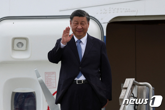 [사진] 샌프란시스코 국제 공항 도착하는 시진핑 중국 주석