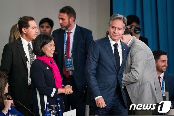 [사진] APEC 장관급 회의 참석하는 블링컨과 USTR 대표