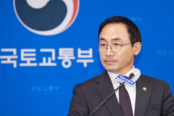 종합특검, '尹 관저 이전 의혹' 김오진 전 차관 소환…포렌식 참관