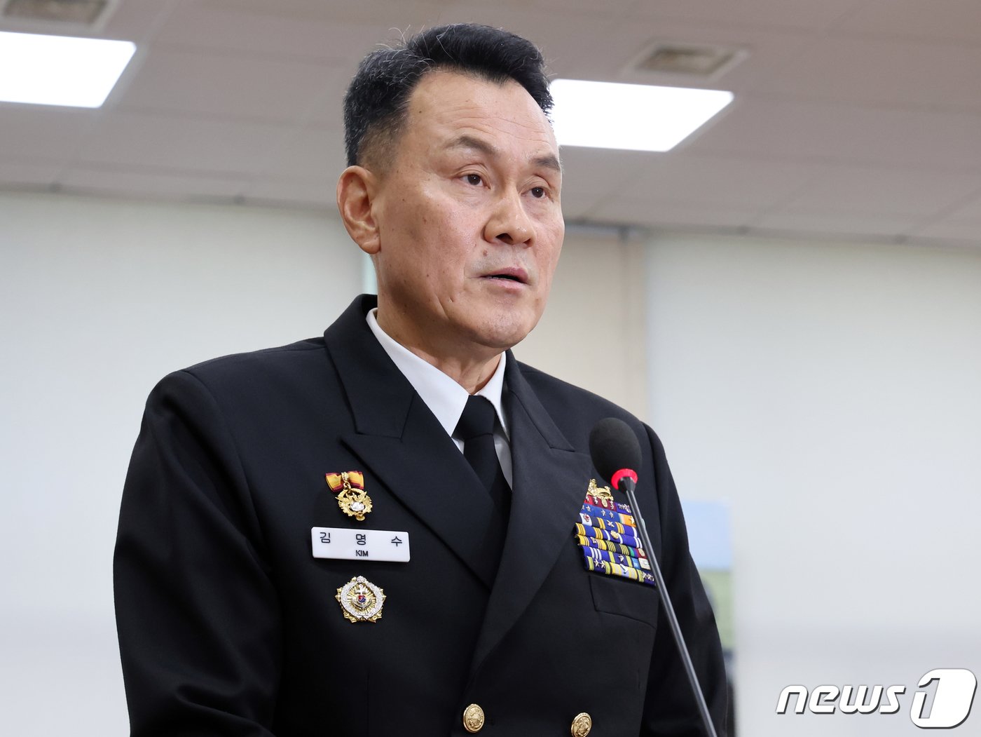본문 이미지 - 김명수 합동참모본부의장 후보자가 15일 오전 서울 여의도 국회 국방위원회에서 열린 인사청문회에서 모두발언을 하고 있다. 2023.11.15/뉴스1 ⓒ News1 황기선 기자