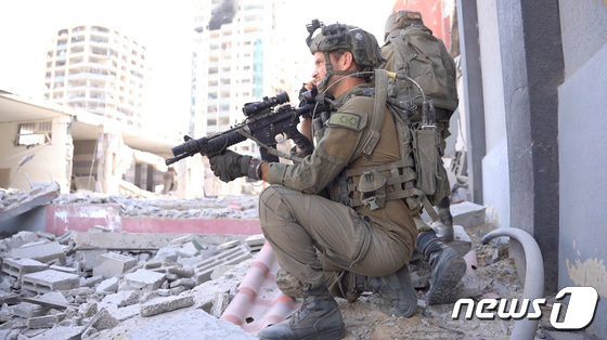 [사진] 가자 지구서 지상 작전 수행하는 이스라엘 군