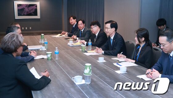 방문규 장관, GM 수석부사장 면담