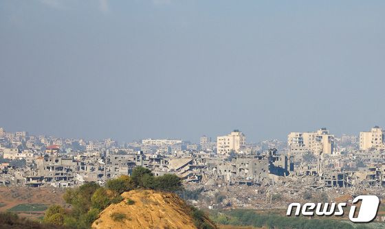 [포토] 처참히 무너진 모습의 가자지구 건물들