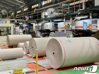 본문 이미지 - 15일 경기 시흥시 태림포장 공장 내부 모습 ⓒ News1 이민주 기자
