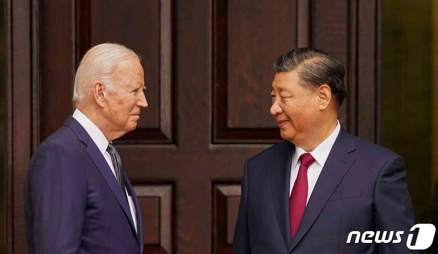 조 바이든 미국 대통령이 15일(현지시간) 미국 캘리포니아주 우드사이드에서 시진핑 중국 국가주석과 회담을 위해 입장하고 있다. 2023.11.15. © 로이터=뉴스1 © News1 김현 특파원