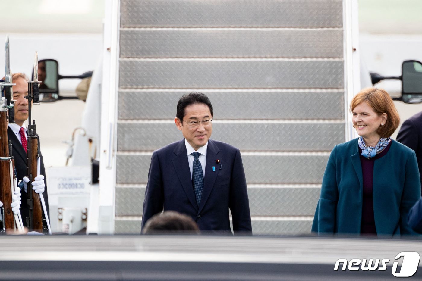 (샌프란시스코 AFP=뉴스1) 정지윤 기자 = 기시다 후미오 일본 총리가 아시아태평양경제협력체(APEC) 정상회의 참석에 앞서 15일(현지시간) 미국 캘리포니아주 샌프란시스코 국제 …