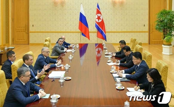북·러 경제공동위 위원장들 회담…"경제·과학 협조 폭넓게 촉진