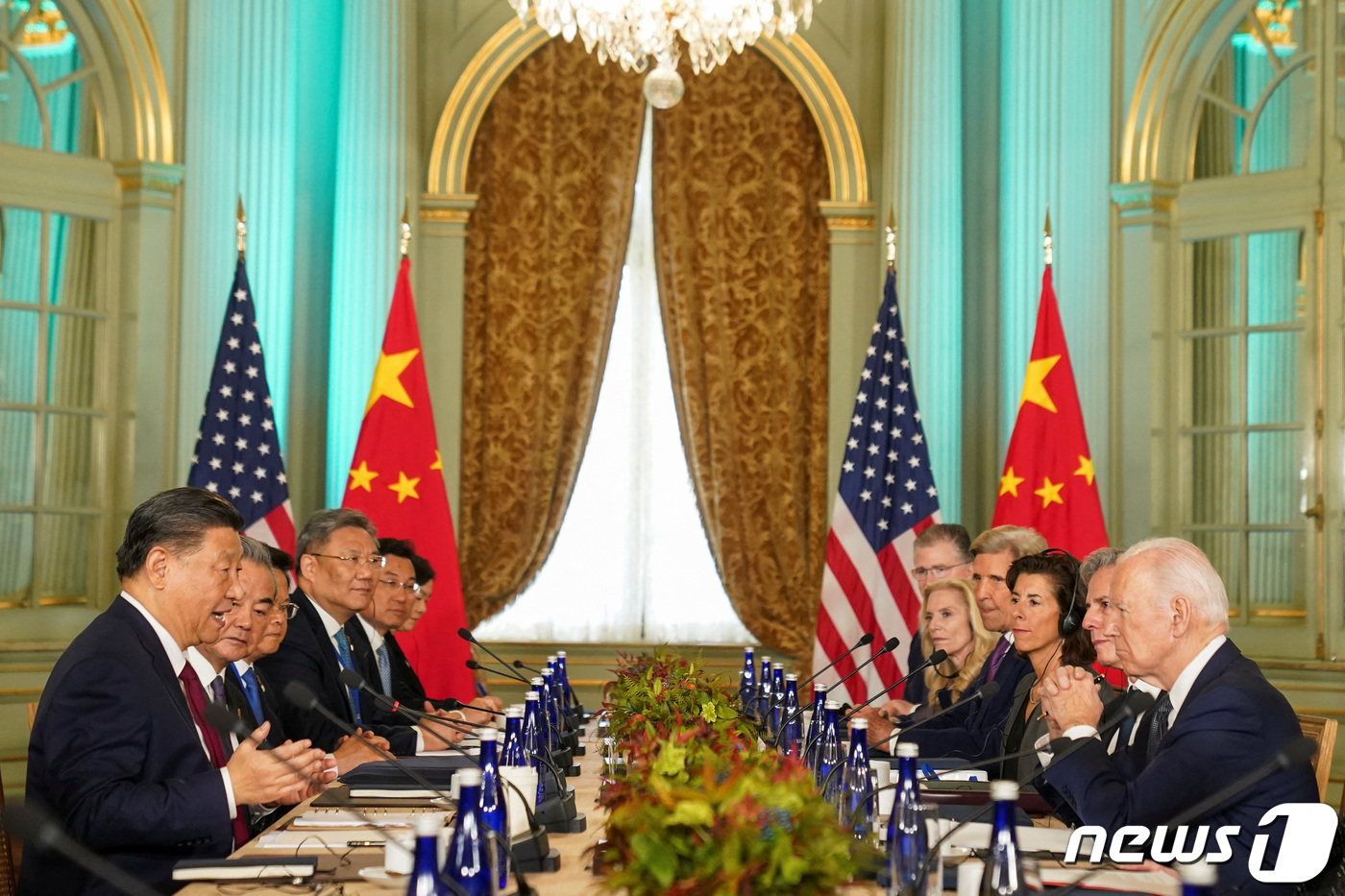 (우드사이드 로이터=뉴스1) 우동명 기자 = 조 바이든 미국 대통령과 시진핑 중국 국가주석이 15일(현지시간) 캘리포니아주 샌프란시스코 우드사이드 인근의 파이롤리 에스테이트에서 A …