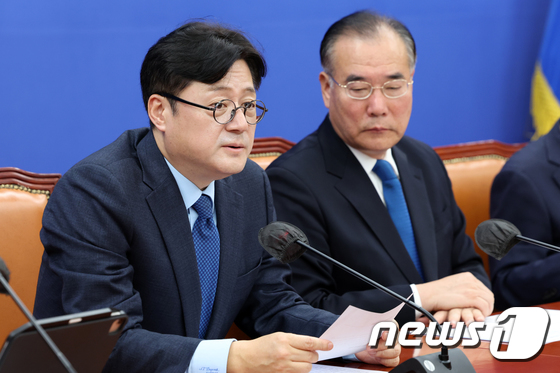 모두발언하는 홍익표 원내대표