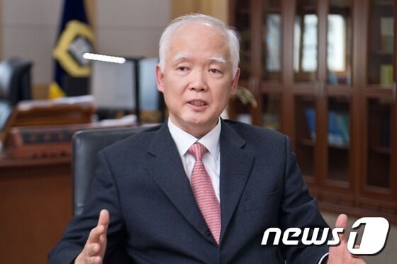 윤 대통령, 헌법재판관 후보자에 정형식 대전고등법원장 지명