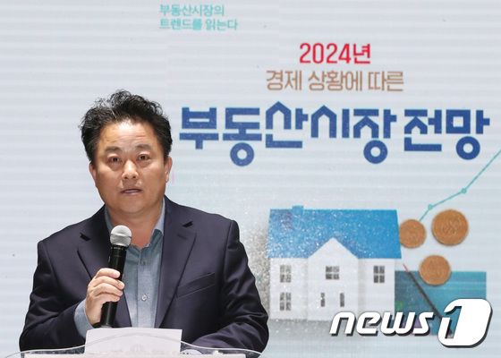 개회사하는 송규복 뉴스1대전충남취재본부장